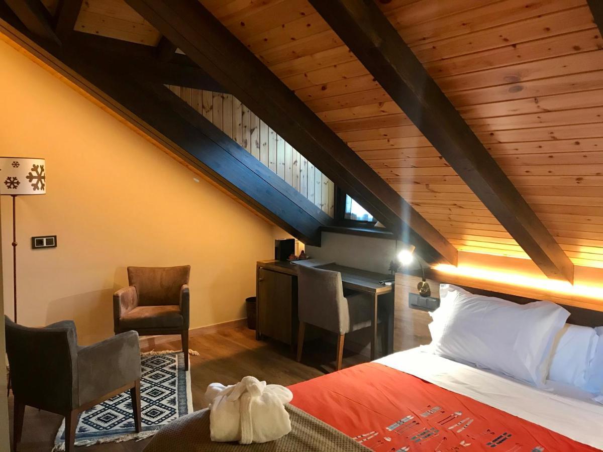 Hotel Boutique La Neu Benasque Ngoại thất bức ảnh