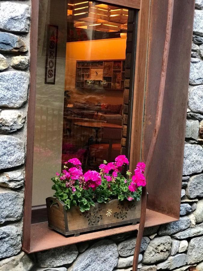 Hotel Boutique La Neu Benasque Ngoại thất bức ảnh