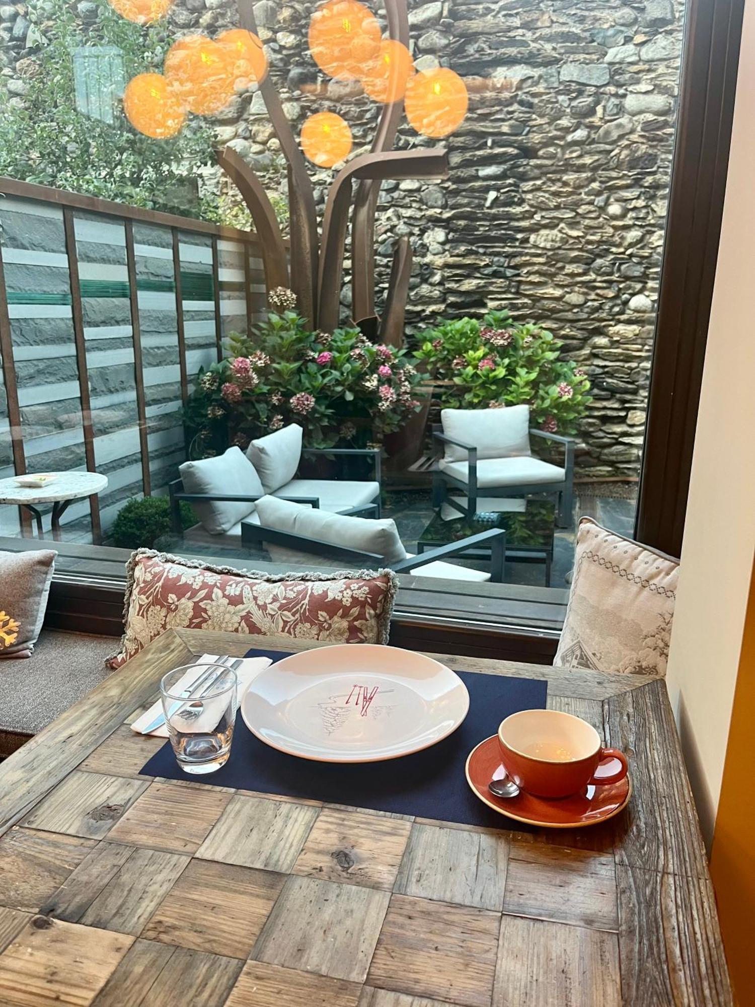 Hotel Boutique La Neu Benasque Ngoại thất bức ảnh