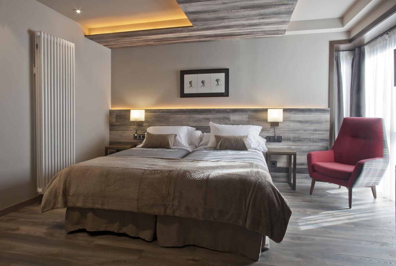 Hotel Boutique La Neu Benasque Ngoại thất bức ảnh